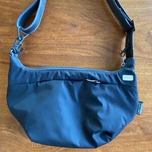 Pacsafe Slingsafe 250 GII - Never Used - Black Anti-Theft Crossbody PB126